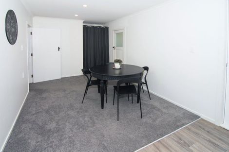 Photo of property in 14 Diamond Street, Carterton, 5713