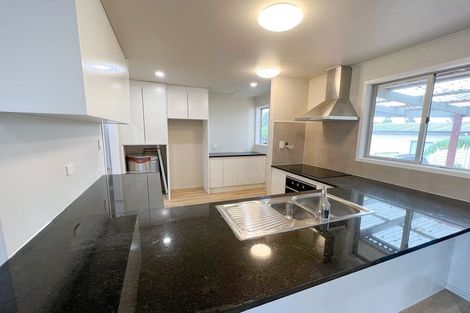 Photo of property in 92 Bruce Mclaren Road, Henderson, Auckland, 0612