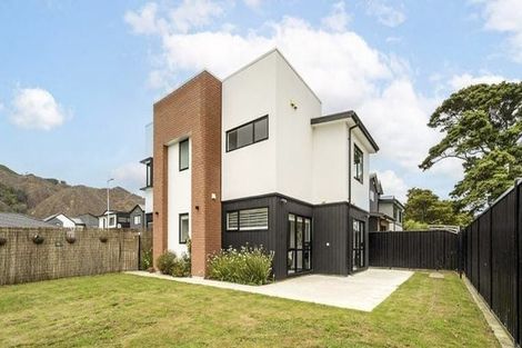 Photo of property in 68 Mawai Hakona Drive, Wallaceville, Upper Hutt, 5018