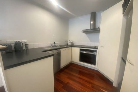 Photo of property in 25 Ballantrae Place, Thorndon, Wellington, 6011