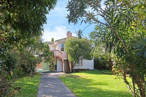 Photo of property in 5 Renata Crescent, Te Atatu Peninsula, Auckland, 0610