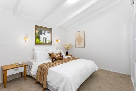 Photo of property in 2/88 Arran Road, Browns Bay, Auckland, 0630