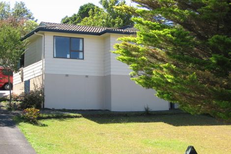 Photo of property in 35 Deverell Place, Northcross, Auckland, 0632