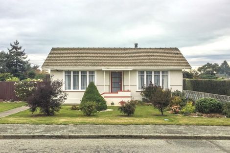 Photo of property in 11 Moorhouse Street, Waimate, 7924
