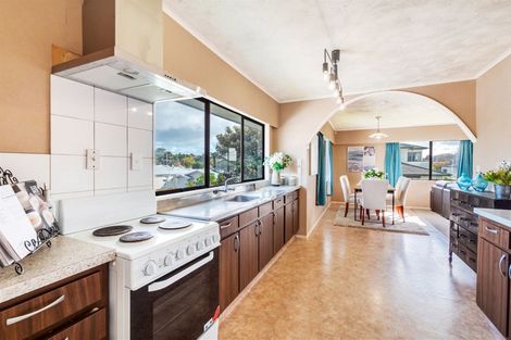 Photo of property in 2/4 Albert Street, Papakura, 2110