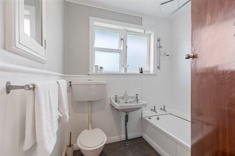 Photo of property in 32 Cardiff Street, Awapuni, Palmerston North, 4412