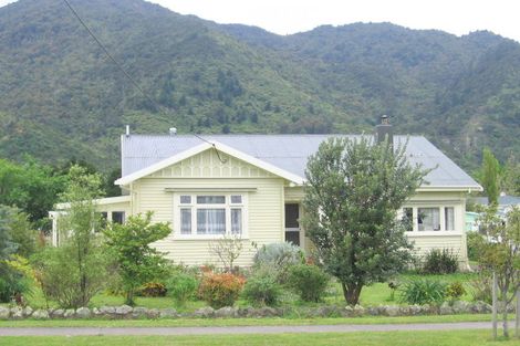 Photo of property in 12 Farmer Street, Te Aroha, 3320