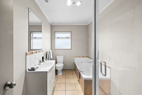 Photo of property in 1111c Karamu Road North, Mayfair, Hastings, 4122