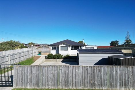 Photo of property in 18 Seabury Avenue, Foxton Beach, Foxton, 4815