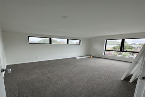 Photo of property in 12a Bluefin Way, West Harbour, Auckland, 0618