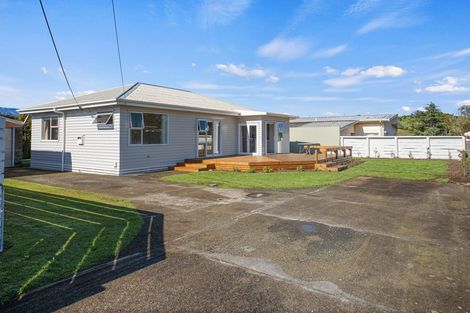 Photo of property in 51b Omata Road, Marfell, New Plymouth, 4310