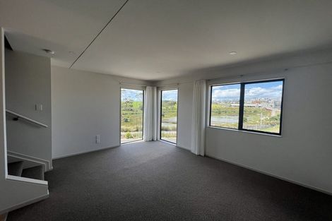 Photo of property in 13 Longshore Drive, Long Bay, Auckland, 0630