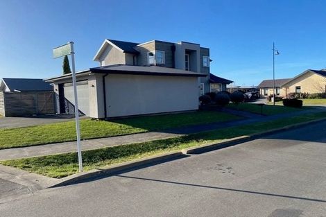 Photo of property in 28 Hakatere Road, Pegasus, 7612