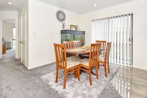 Photo of property in 12 Carn Place, Weymouth, Auckland, 2103