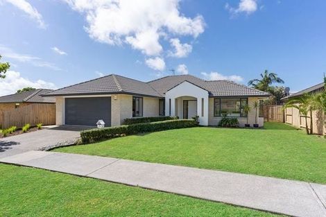 Photo of property in 8 Corrofin Drive, East Tamaki, Auckland, 2013