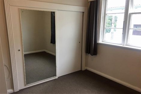 Photo of property in 9 Upper Lewisville Terrace, Thorndon, Wellington, 6011