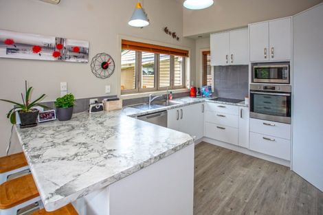 Photo of property in 118 Tirohanga Drive, Whangamata, 3620