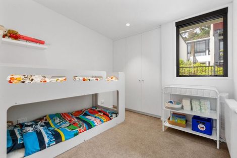 Photo of property in 5 Jean Caldwell Way, Island Bay, Wellington, 6023