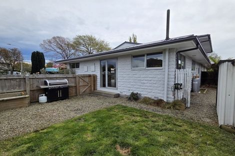 Photo of property in 2/3 Esher Place, Saint Martins, Christchurch, 8022