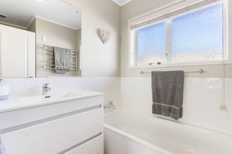Photo of property in 1/15 Vivian Wilson Drive, Eastern Beach, Auckland, 2012