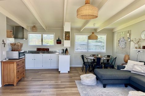 Photo of property in 37 Bluff Road, Kuaotunu West, Whitianga, 3592