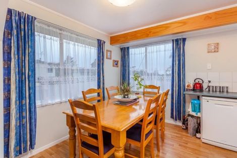 Photo of property in 59 Kemp Road, Massey, Auckland, 0614