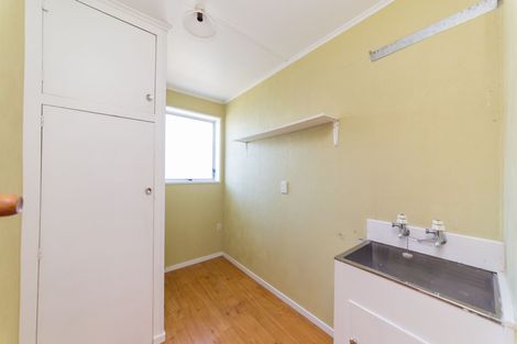 Photo of property in 23 Raglan Avenue, Cloverlea, Palmerston North, 4412