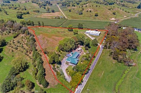 Photo of property in 95 Paremata Road, Tolaga Bay, 4077