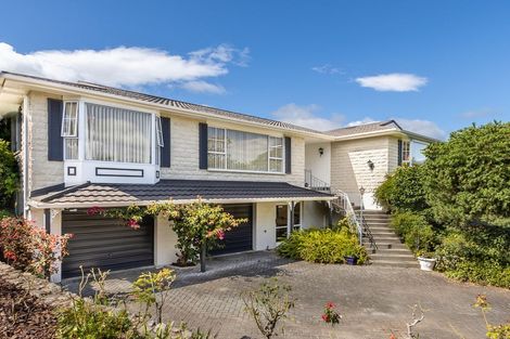 Photo of property in 10 Rosebank Grove, Waikanae, 5036