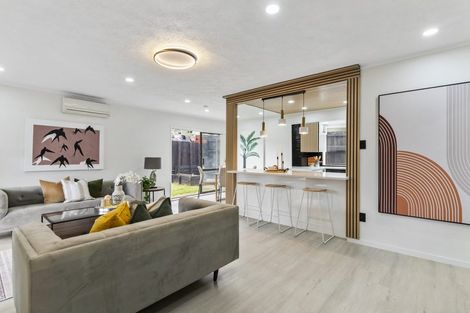 Photo of property in 1/49 Larne Avenue, Pakuranga Heights, Auckland, 2010