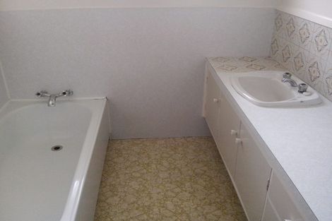 Photo of property in 62 Pupuke Road, Hillcrest, Auckland, 0627