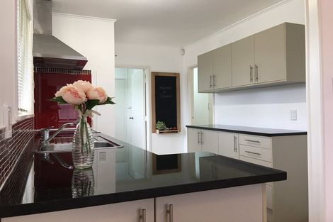 Photo of property in 22 Lynden Avenue, Hillcrest, Auckland, 0627