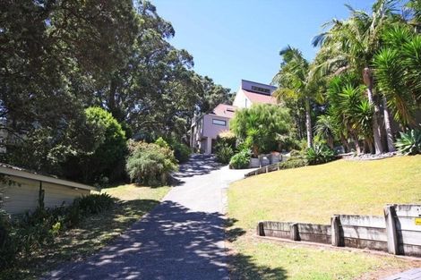 Photo of property in 128 Oratia Place, Onemana, Whangamata, 3691