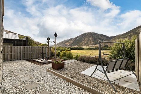Photo of property in 24 Huxley Place, Lake Hayes, Queenstown, 9304