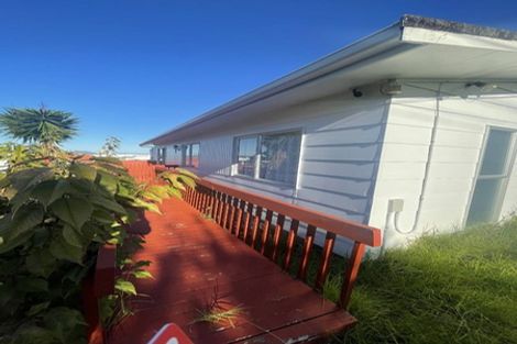 Photo of property in 779 East Coast Road, Northcross, Auckland, 0630