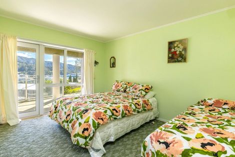 Photo of property in 29 Seaview Crescent, Picton, 7220