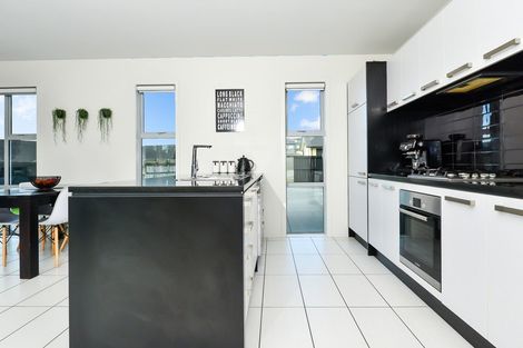 Photo of property in 112 Te Huia Drive, Flagstaff, Hamilton, 3210