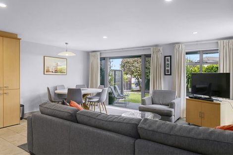 Photo of property in 1/7 Tui Street, Torbay, Auckland, 0630