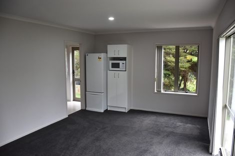 Photo of property in 37 Condor Place, Unsworth Heights, Auckland, 0632