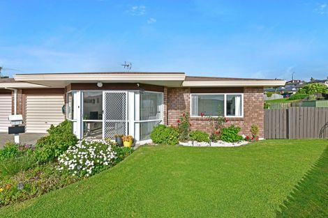 Photo of property in 96c Lakeside Drive, Orewa, 0931