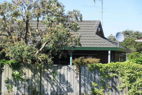 Photo of property in 2 Eatwell Avenue, Paraparaumu Beach, Paraparaumu, 5032