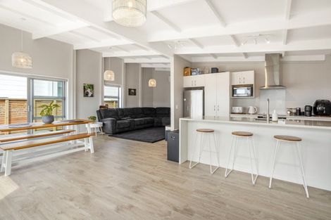 Photo of property in 8 Ngaroma Crescent, Whitianga, 3510