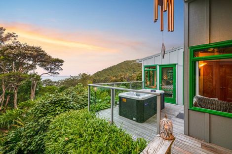 Photo of property in 149 Cornwallis Road, Cornwallis, Auckland, 0604