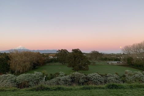 Photo of property in 326 Paraite Road, Paraite, New Plymouth, 4373