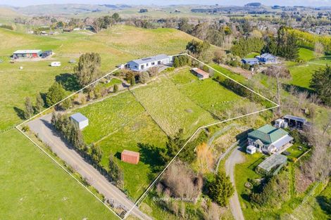 Photo of property in 89 Tiffen Lane, Waipawa, 4210