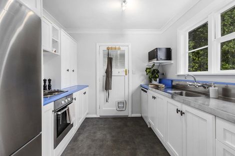 Photo of property in 5 Tui Terrace, Tawa, Wellington, 5028