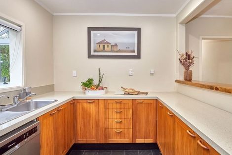 Photo of property in 27 Coroglen Avenue, Birkenhead, Auckland, 0626