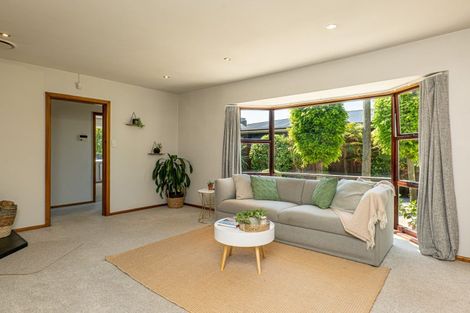 Photo of property in 44 Sevenoaks Drive, Bryndwr, Christchurch, 8053