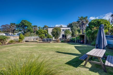Photo of property in 319 Clifton Road, Te Awanga, 4102