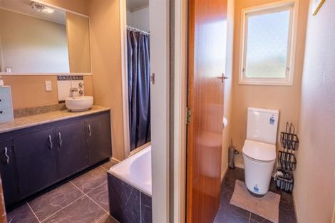 Photo of property in 14 Walnut Place, Owhata, Rotorua, 3010